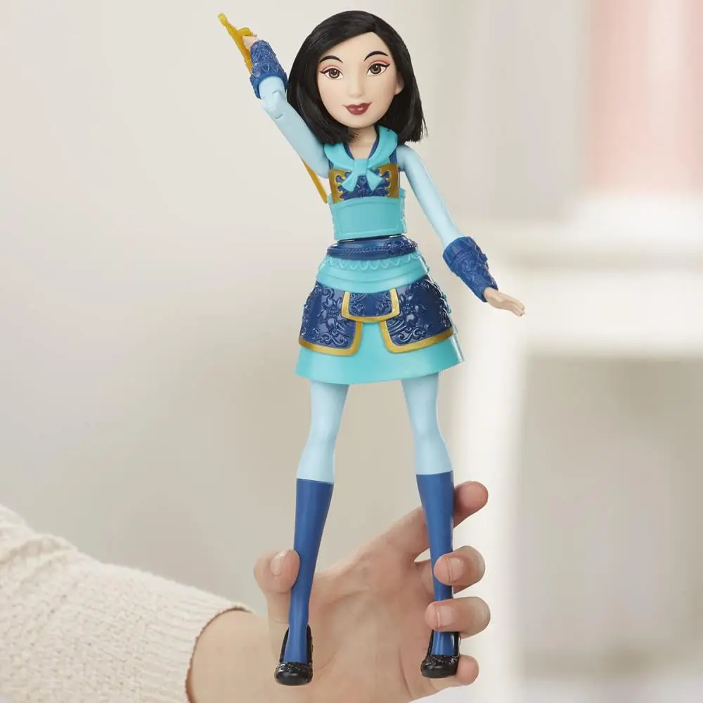 BONECA MULAN COM ROUPA DE GUERREIRA 24CM HASBRO